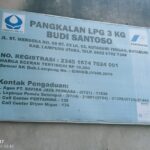 BUDI SANTOSO Pemilik Pangkalan GAS LPG 3 Kg di Desa Campur Sari Kecamatan Kota Bumi Tengah Diduga Tetapkan Tarif Melampaui Harga HET Rp. 18.000, – Per Tabung