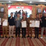 HPN Sumsel 2024, Bupati Ogan Ilir Panca Wijaya Akbar dan 5 Kepala OPD Terima “Award” Sahabat PWI