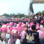 Merinding! Sambil Bersimpuh, HTK-Ezi & Buya Jasrial Doa Bersama Ribuan Masyarakat Kerinci