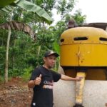 Pembangunan Jalan Onderlah di Desa Way Melan, Masyarakat Terbantukan, Jalan Tidak Licin Lagi Berkendara di Musim Hujan