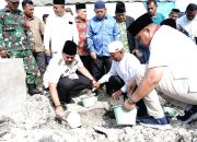 Peletakan Batu Pertama Masjid Nur Hidayah, Bupati Batu Bara Siap Bantu Dana 200 Juta Rupiah