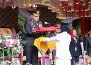 Kapolres Lampung Barat Pimpin Upacara Penurunan Bendera HUT RI ke-80