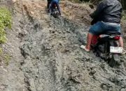 Jalan ke Desa Kayu Elang Belum di Perbaiki oleh Bupati Seluma Bengkulu