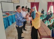 Pemerintah Kampung Menanga Jaya Mengadakan Acara Rembuk Stunting dan Pembagian Bantuan Langsung Tunai (BLT) yang Dipimpin oleh Kepala Kampung Menanga Jaya