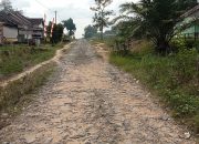 Jalan Desa Hanakau Jaya Rusak Parah, Warga Desak Inspektorat Usut Dugaan Penyimpangan