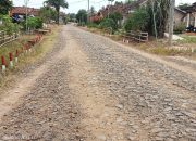 Lampung Utara — Jalan Desa Negara Bumi Rusak Parah, Warga Desak Audit Dana Desa Sejak 2016