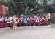 Peringatan Hari Guru di Yayasan Amal Bakti Muslimin: Momen Humanis yang Menyatukan Guru dan Murid