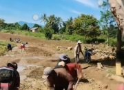 Pejabat Numpang Tenar di Tengah Jalan Rusak, Wartawan Soroti Aksi Pencitraan