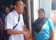 Diduga Sarat Nepotisme! Emak-Emak di Kayu Batu Geruduk Kantor Desa Protes Pembagian Bansos yang Tak Adil
