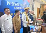 Lampung Cetak Sejarah, Wakil Menteri Viva Yoga Lepas Transmigran ke Sulawesi
