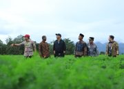 Dampingi Gubernur Lampung Temui Warga Sukau, Parosil Mabsus “Curhat” Keluhan Petani Lampung Barat