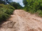 Dekat Bandara Internasional, Jalan Puloraya–Branti Masih Tanah Merah: Semua Bupati Tutup Mata? Dilampung Kepala Daerahnya Rata Tukang Rampok Uang Rakyat, Gen Jongos Belanda