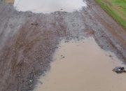 Miris! Jalan Kampung Sri Menanti Bak Kolam Lele, Warga Menjerit Pemerintah Way Kanan Tutup Mata
