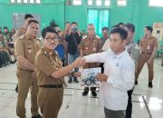 Bupati Lampung Utara Serahkan Alat Pertanian TA 2025 untuk Petani