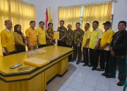 Darlian Pone Resmi Kembalikan Formulir Calon Ketua DPD Golkar Way Kanan