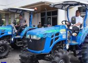 Gebrakan di Tengah Sawah! Abusama Turunkan 8 Hand Traktor, Sinyal Serius Dongkrak Pertanian OKU Selatan