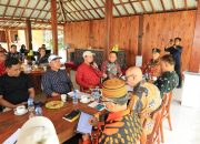 “Emas Hitam Lampung Barat Dikuras?” — 70 Ribu Ton Kopi Mengalir, PAD Justru Minim, Parosil Bedah Sistem Pajak