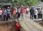 Jalan Putus Total, Warga Terisolasi! Bupati Parosil Mabsus Turun Tangan—Darurat atau Pembiaran?