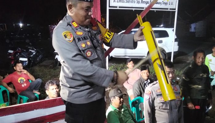 Kapolsek Bukit Kemuning Resmikan Pos Kamling di Desa Ulak Rengas